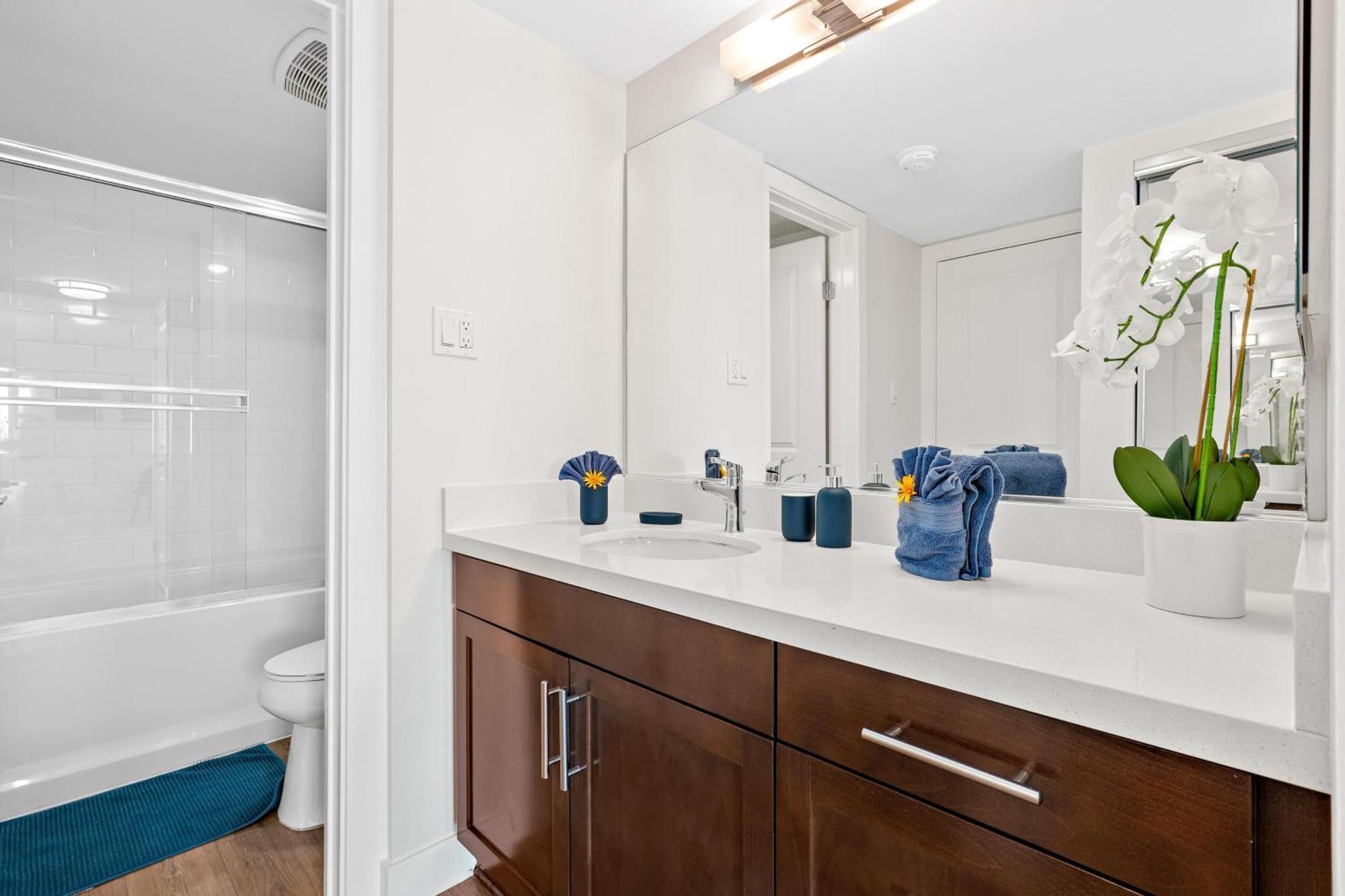 Sunlit Marina View 2br - Blue Agate Seaside Gem Apartment *